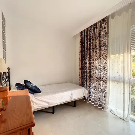 Alo Urban Sunshine Apartment Estepona